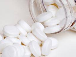 Dospelí ve svých 50 letech by meli denne uzívat aspirin pro infarkt, prevenci mrtvice