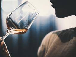 Alkohol und schnelle Antidepressiva haben die gleichen Auswirkungen auf das Gehirn