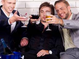 Alkohol führt bei Männern eher zu sozialer Tapferkeit als bei Frauen