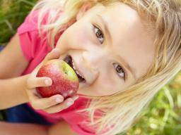Fast ein Fünftel der Obstaufnahme von Kindern stammt von Äpfeln