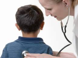 Alternative Medizin Anwendung bei Kindern hoch