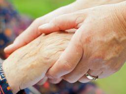 Alzheimer-Krankheit: Wissenschaftler schließen sich an, wie es beginnt und wie man es stoppt
