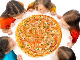 Amerikanische Kinder essen viel Pizza - was sind die gesundheitlichen Auswirkungen?