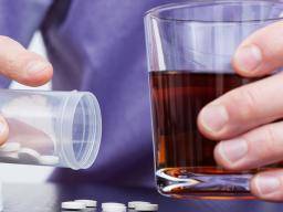 ¿La melatonina y el alcohol son seguros para mezclar?