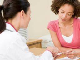 Les examens pelviens de routine sont-ils plus dangereux que bons pour les femmes en bonne santé?