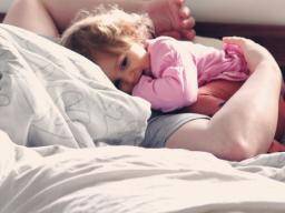 Bed-sharing Kleinkinder "entwickeln wahrscheinlicher Asthma in der späteren Kindheit"