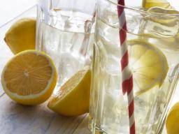 Výhody pití citronové vody