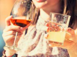 Binge drinking plus chronischer Alkoholkonsum schädigt die Leber mehr als erwartet