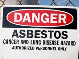 Lepený azbest jiz není povazován za bezpecný, reknete odborníky