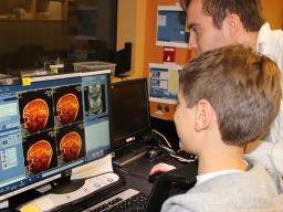 Oblast mozku se v dospelosti stále rozsiruje, objeví vedci