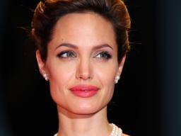 Brustkrebs: Angelina Jolie hat das öffentliche Bewusstsein für rekonstruktive Chirurgie gestärkt