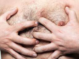 Brustkrebs: Studien belegen, dass Doppel-Mastektomie bei Männern zunimmt