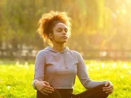 Atem-basierte Yoga kann helfen, schwere Depression zu behandeln
