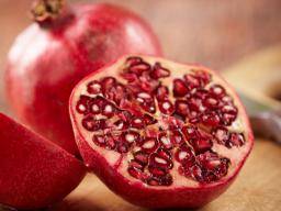 Muzete jíst semena z granátového jablka?