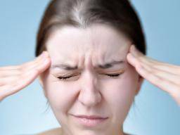 Kanabinoidai gali uzkirsti kelia migrenai, tyrimai randa