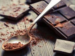Schokolade kann die kognitive Funktion innerhalb von Stunden verbessern, sagt Review