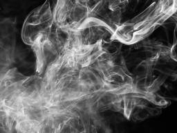 Cigareciu dumai gali sukelti "pagrindines plauciu lasteles" veziui vystytis