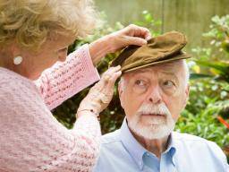 Die Clearance von Alzheimer-Protein im Gehirn nimmt mit zunehmendem Alter ab