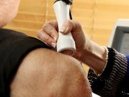 ¿Funciona la terapia con láser para el dolor de rodilla?