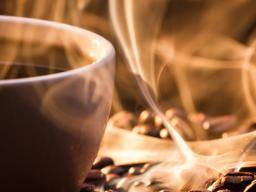 Mehr Kaffee zu trinken kann sich von Multipler Sklerose abwenden