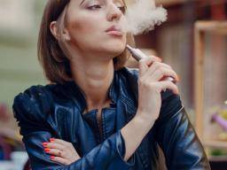 E-Zigaretten "ein Tor zum herkömmlichen Rauchen" für Jugendliche, junge Erwachsene