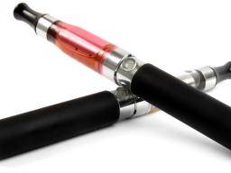 E-cigarety "neomezují pouzívání konvencních cigaret"