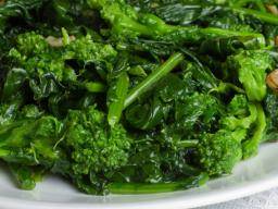 Essen mehr grünes Gemüse kann Herzgesundheit unterstützen, reduzieren das Risiko von Fettleibigkeit, Diabetes