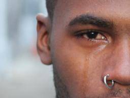 Huit avantages de pleurer: pourquoi il est bon de verser quelques larmes