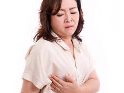 Acht häufige Ursachen von Brustschmerzen