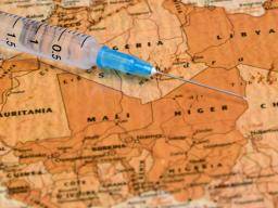 Evropské regulacní orgány pro drogy schválily první vakcínu proti malárii na svete