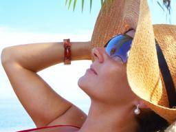"Wohlfühlhormone" machen die Sonnenexposition süchtig, Studien legen nahe