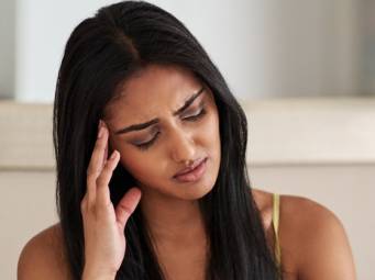 Cinq causes courantes de maux de tête tôt le matin