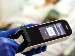 Handheld-Gerät erkennt Herzinfarkte mit einem Tropfen Blut