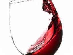 Zdravotní prínos antioxidantu z cerveného vína zpochybnen ve studii