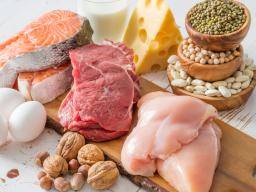 Eine proteinreiche Ernährung kann das Risiko für Herzinsuffizienz bei älteren Frauen erhöhen