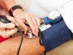 Hoher Blutdruck in Verbindung mit geringerem Risiko für Alzheimer