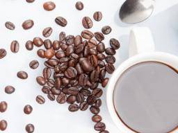 Vyssí spotreba kávy muze chránit pred rakovinou jater