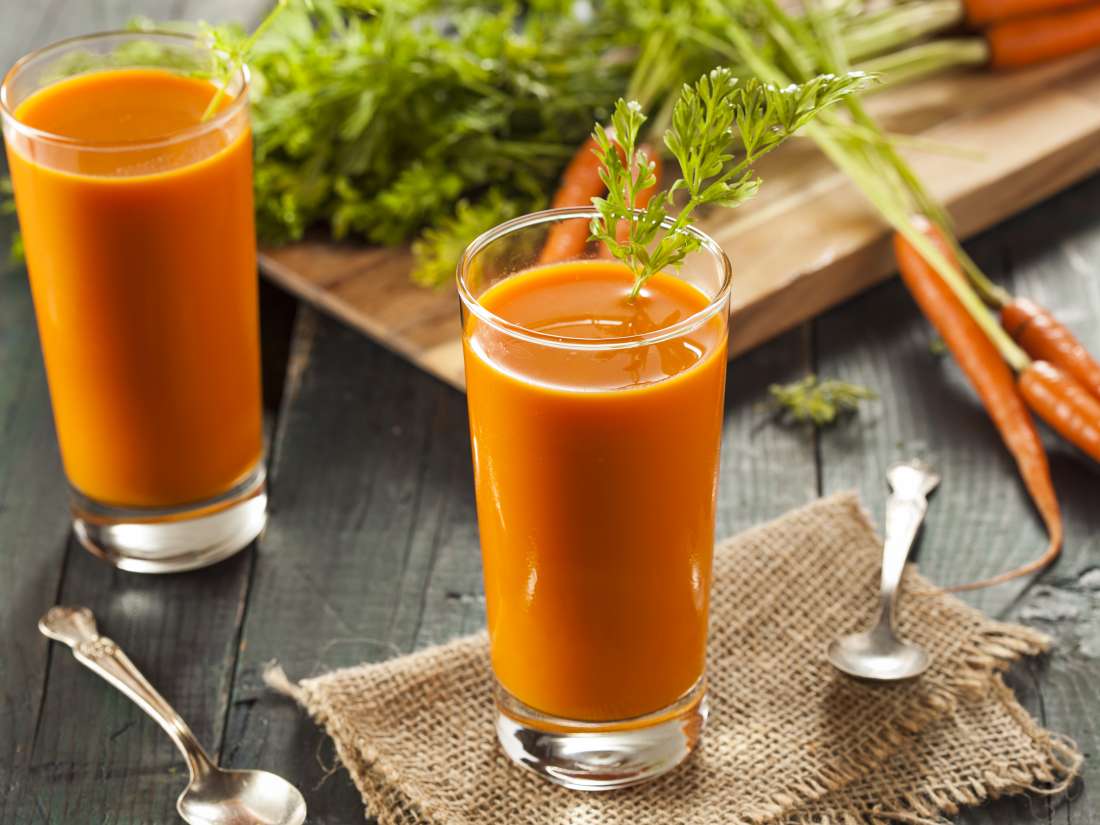 ¿Cómo puedo obtener los beneficios del jugo de zanahoria?