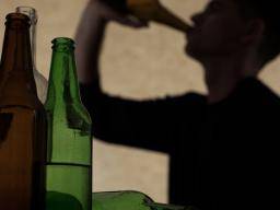 Wie wirkt sich Alkohol auf die bipolare Störung aus?