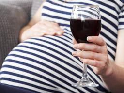 Wie viel Einfluss hat Alkohol auf die weibliche Fruchtbarkeit?