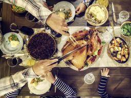Comment faire face à l'anxiété sociale à propos de Thanksgiving