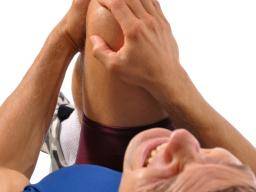 Wie man Knieverletzungen vorbeugt und behandelt