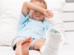 L'ibuprofène «préférable à la morphine» pour les fractures chez l'enfant