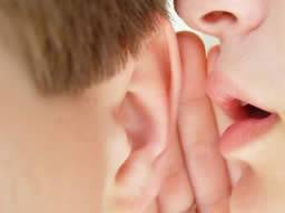 Zvýsená citlivost dotyku zobrazená jednotlivci s poruchou sluchu DFNA2