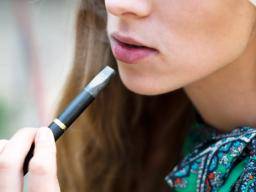 Ist aromatisierter Tabak schuld am Rauchen von Teenagern?