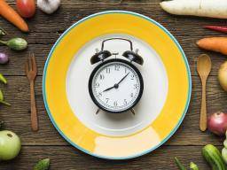 Spätere Mahlzeiten können die Gewichtszunahme fördern und den Stoffwechsel stören
