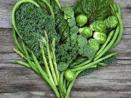 Verdes de hoja verde pueden contribuir a un corazón saludable