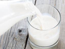 La consommation de produits laitiers faibles en gras peut augmenter le risque de Parkinson