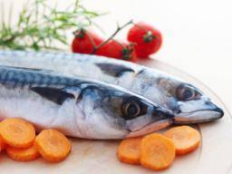 Geringe Nahrungsaufnahme von Meeresfrüchten in Verbindung mit kognitiven Verfall