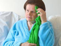 Rízení exacerbace roztrousené sklerózy (MS)